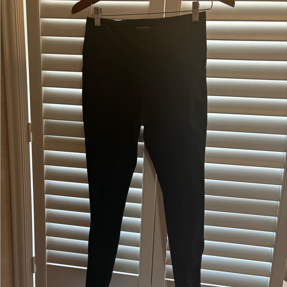 Mondetta black yoga pants, size M, brand new, barely used